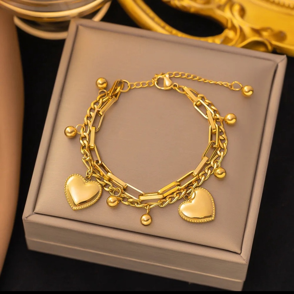 New  Adjustable 18k Gold
Stainless Steel Heart Chain Bracelet.